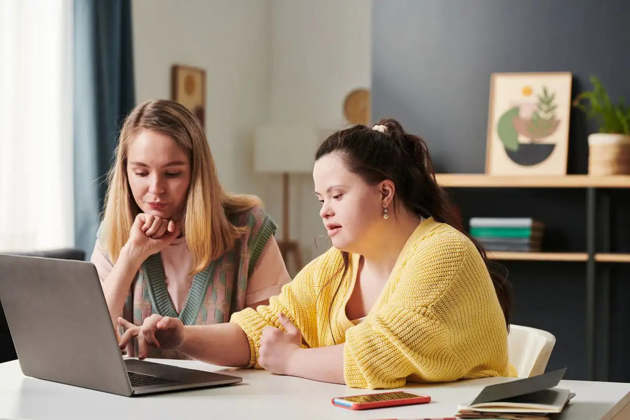 Digital literacy training for adults with intellectual and developmental disabilities